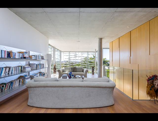 5 BEDROOM FREEHOLD TO LET IN CONSTANTIA